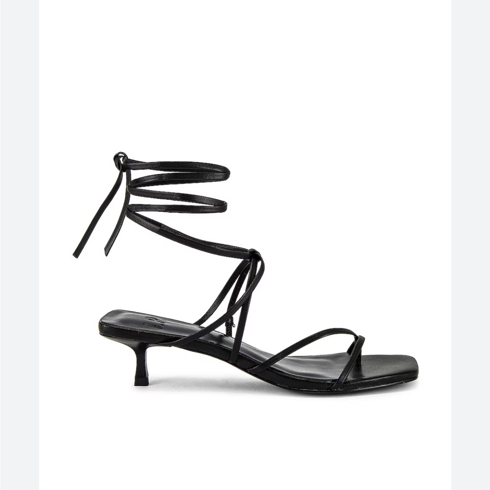SOLDOUT Revolve LPA Carmella Heels in black - size 9